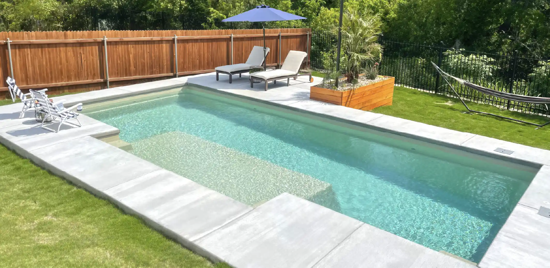Key Features of the Dynasty Backyard Pool